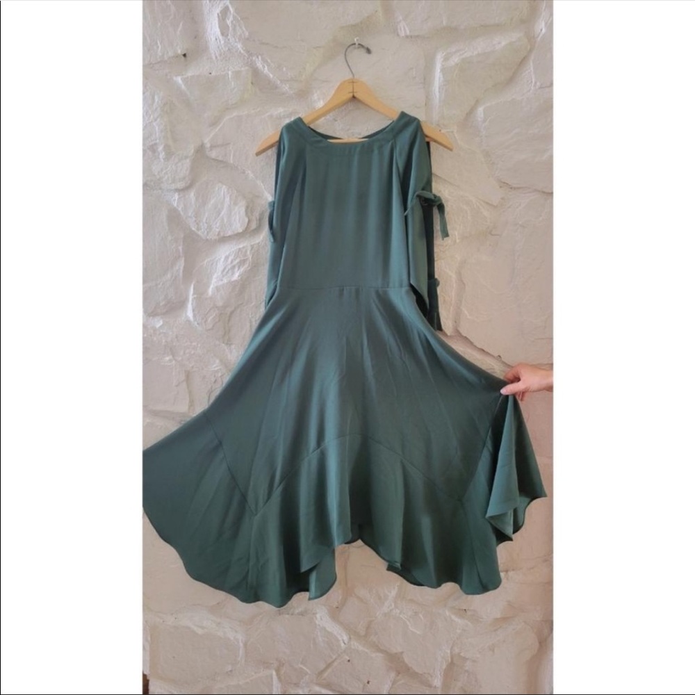 Bcbgmaxazria Cicely Satin Green Slit Sleeve Dress 0 - Picture 2 of 5